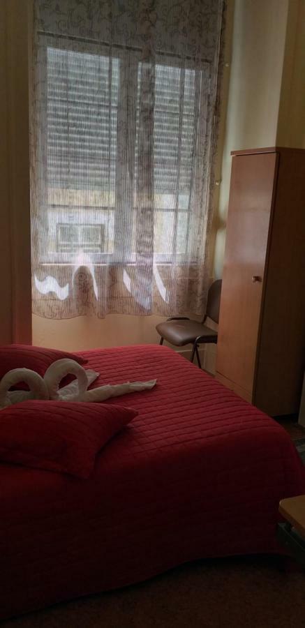 Local Pensao Rossio Guest house *